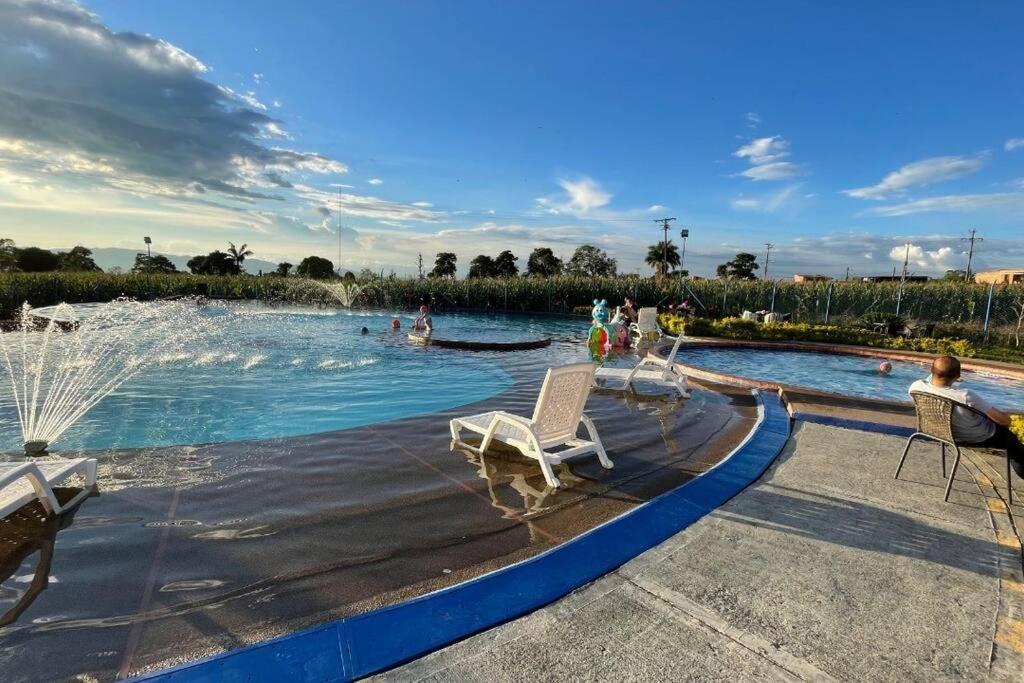 Cerca Parque Del Café Con Piscina Appartement Montenegro